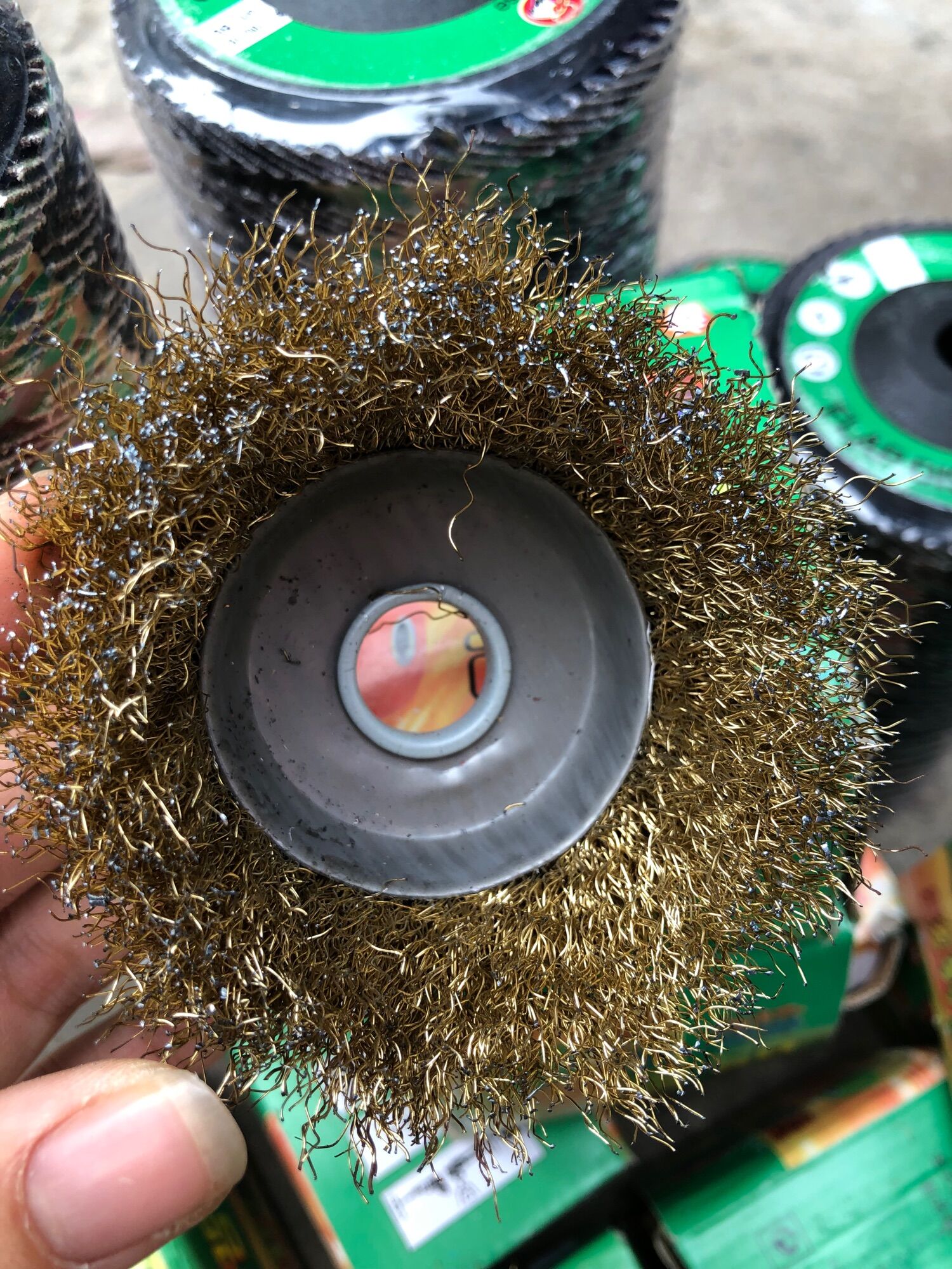 Chén Cước Chà Sắt-Đánh Rỉ Sét Nắp Đỏ