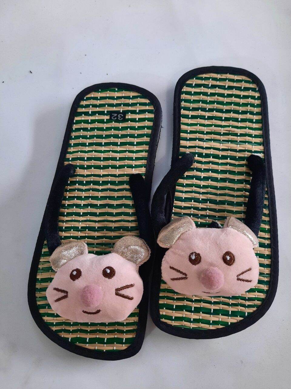 Children's Slippers with Pet Attachments (All Sizes)