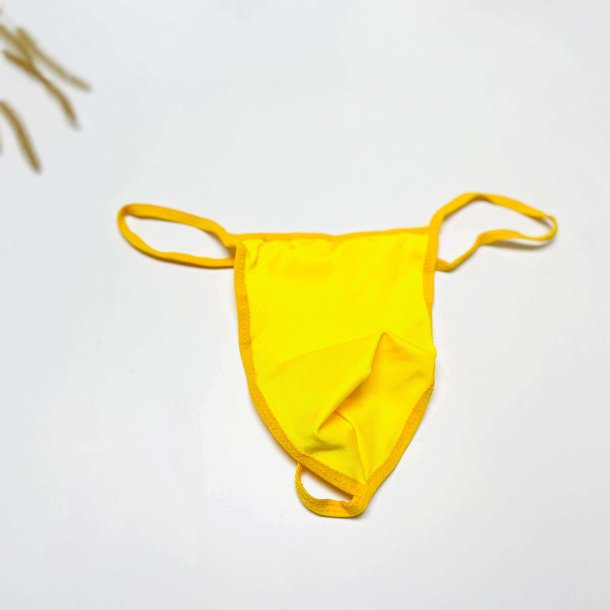 Quần lót nam lọt khe thun cở size L
