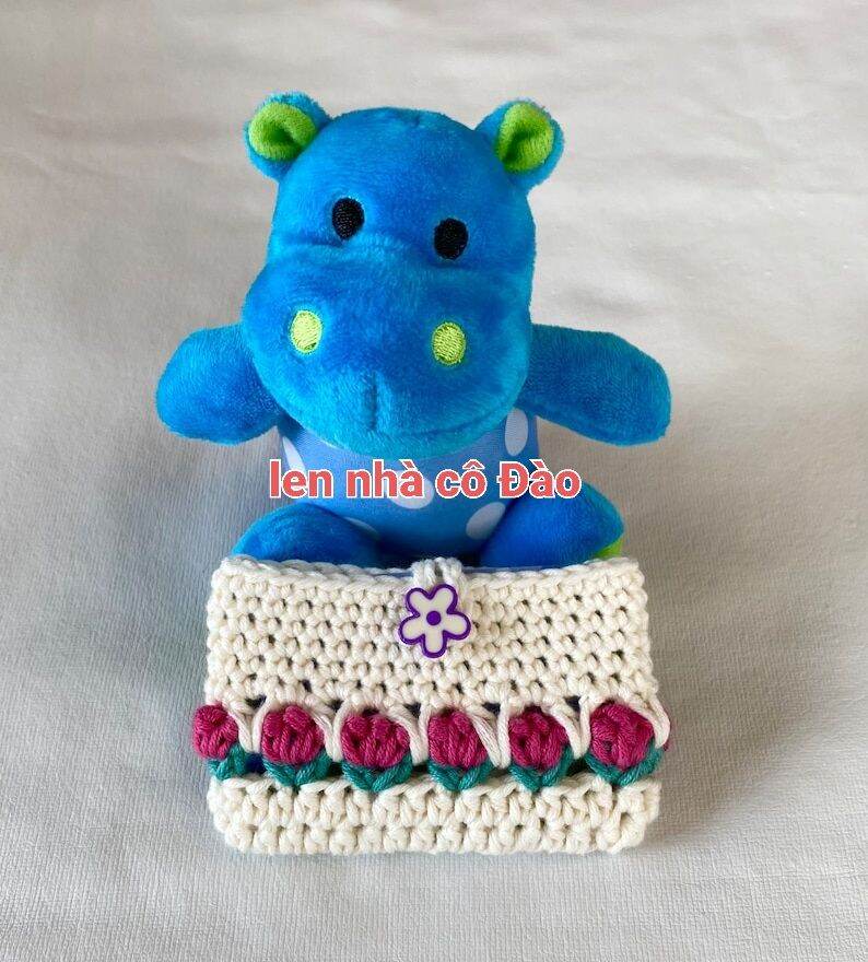 Ví cầm tay mini hoa tulip bằng len handmade