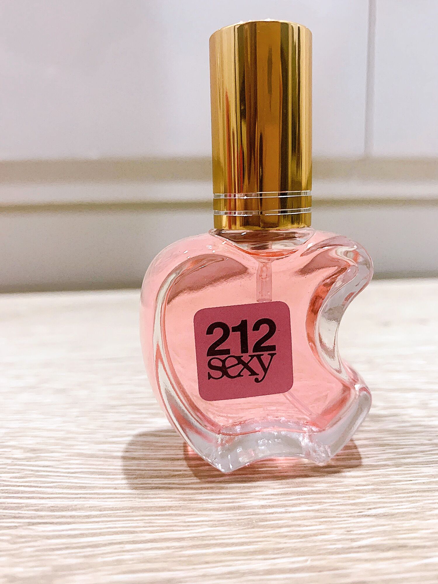 Nước Hoa Mini 212 SEXY WOMEN 20ml ( mẫu táo )