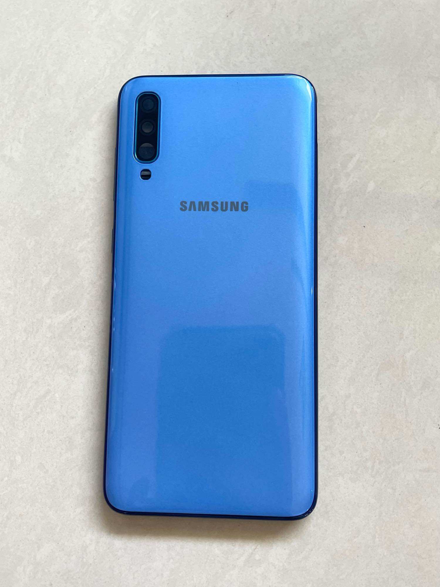 Vỏ bộ Samsung A70 kèm kính camera + khay sim
