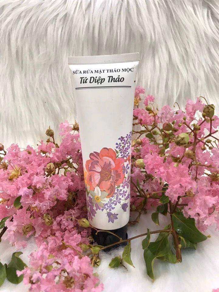 Sữa rửa mặt Tứ Diệp Thảo