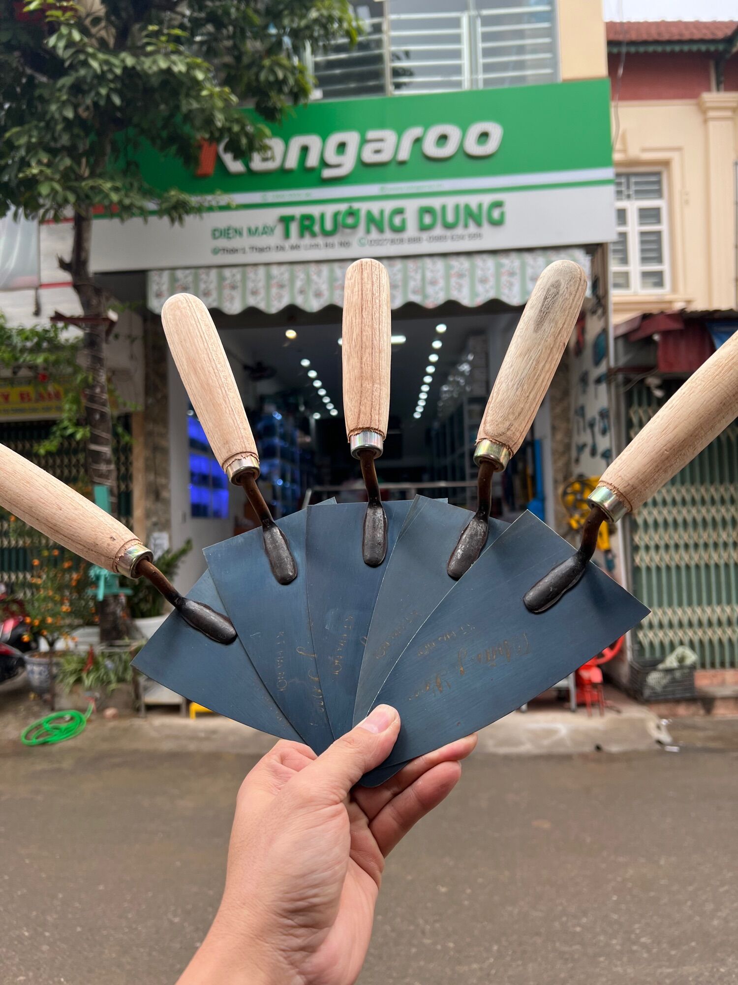 Bây thăng long đen sịn ( bay dùng cho thợ hồ )
