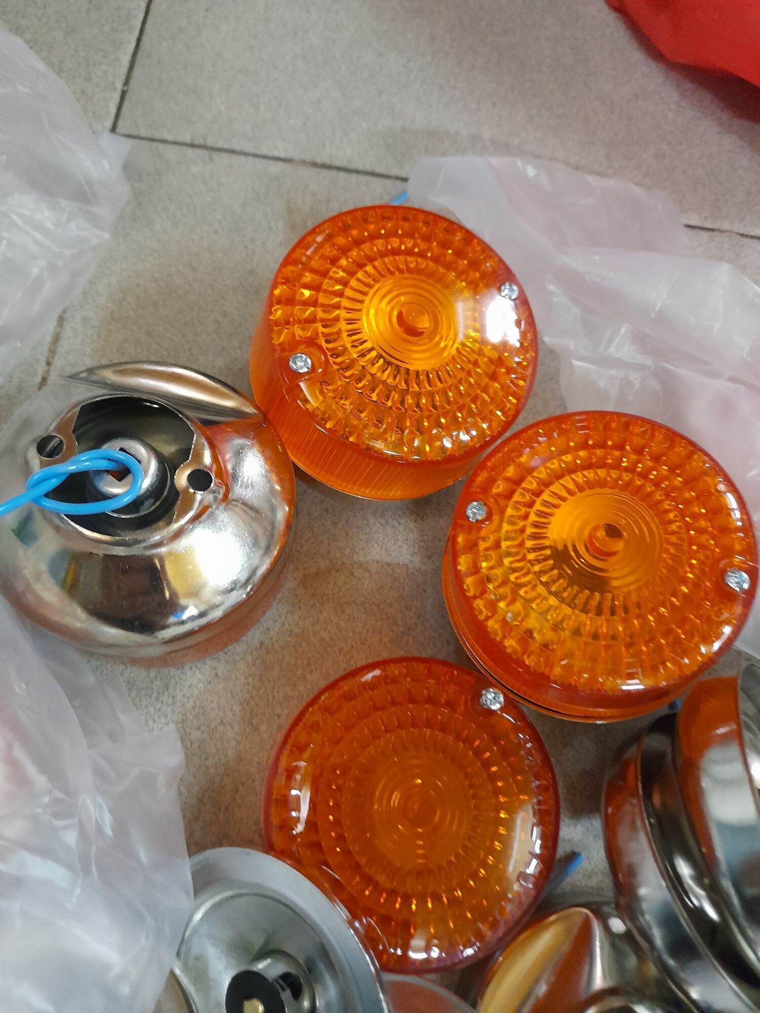 Cặp đèn xi nhan trước xe Cúp 81