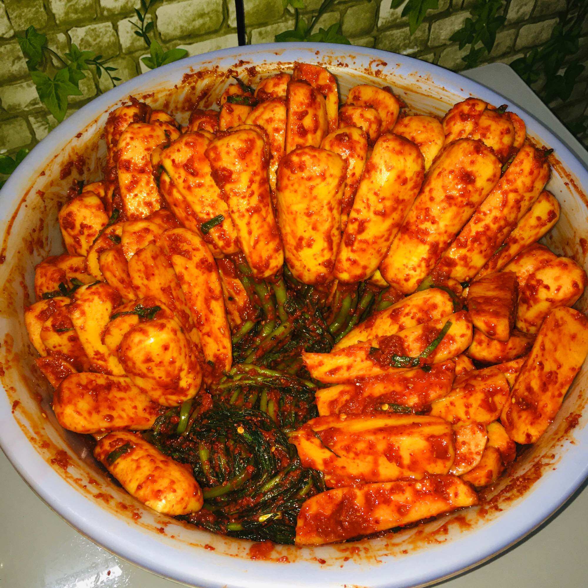 Kimchi củ cải baby hộp 500gr