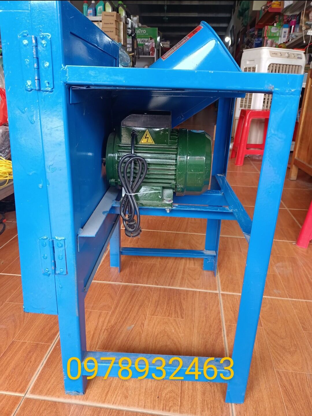 Máy thái chuối, máy băm cỏ đa năng 4 chân
