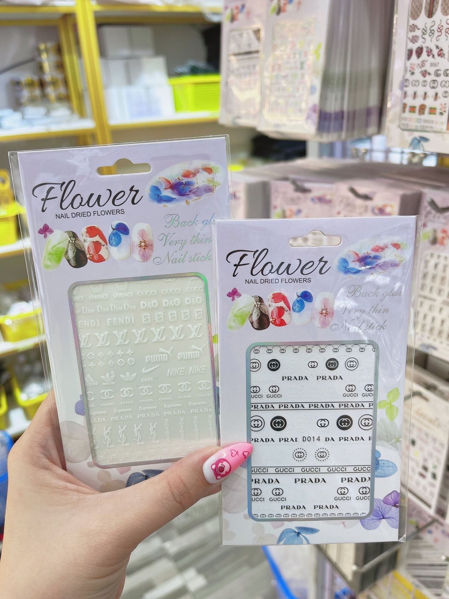 STICKER THƯƠNG HIỆU 13k/2Tấm