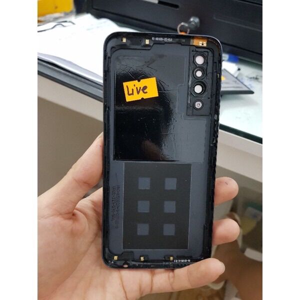 Lưng Vsmart Live