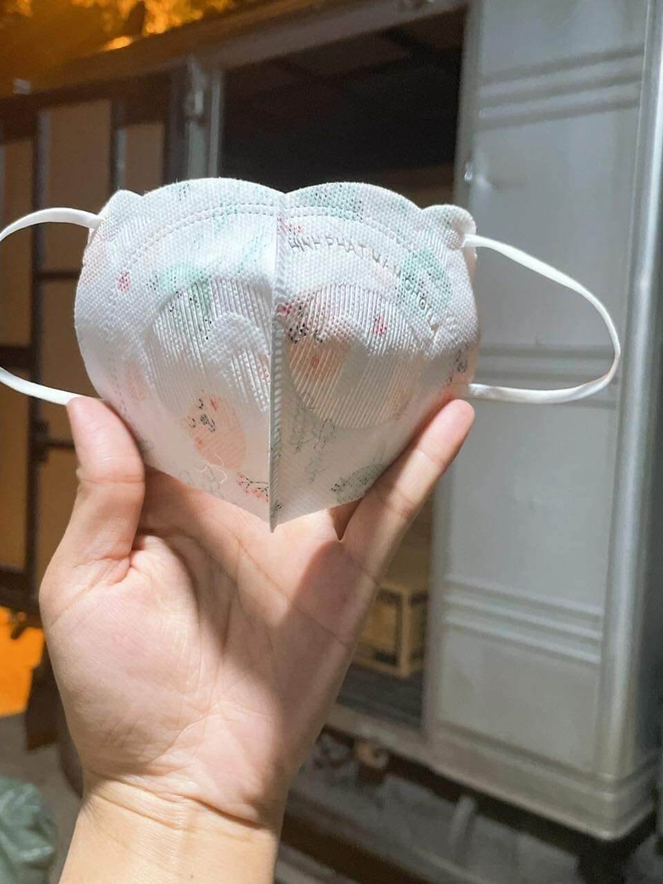 Hộp 10 khẩu trang mầm chồi lá Thịnh Phát kháng giọt bắn siêu cute cho bé từ 4-8 tuổi