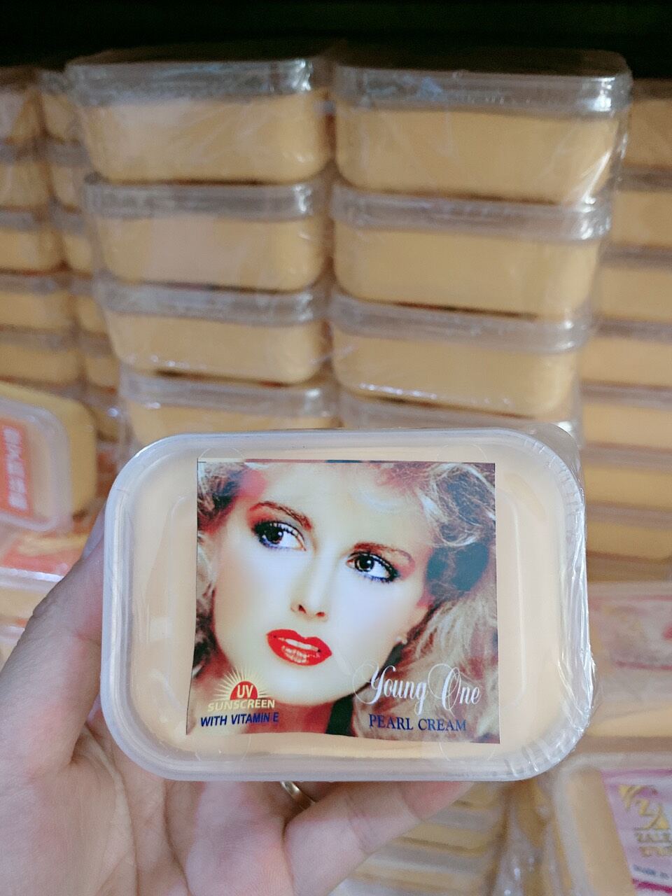 Kem cốt thái vuông 100g xù