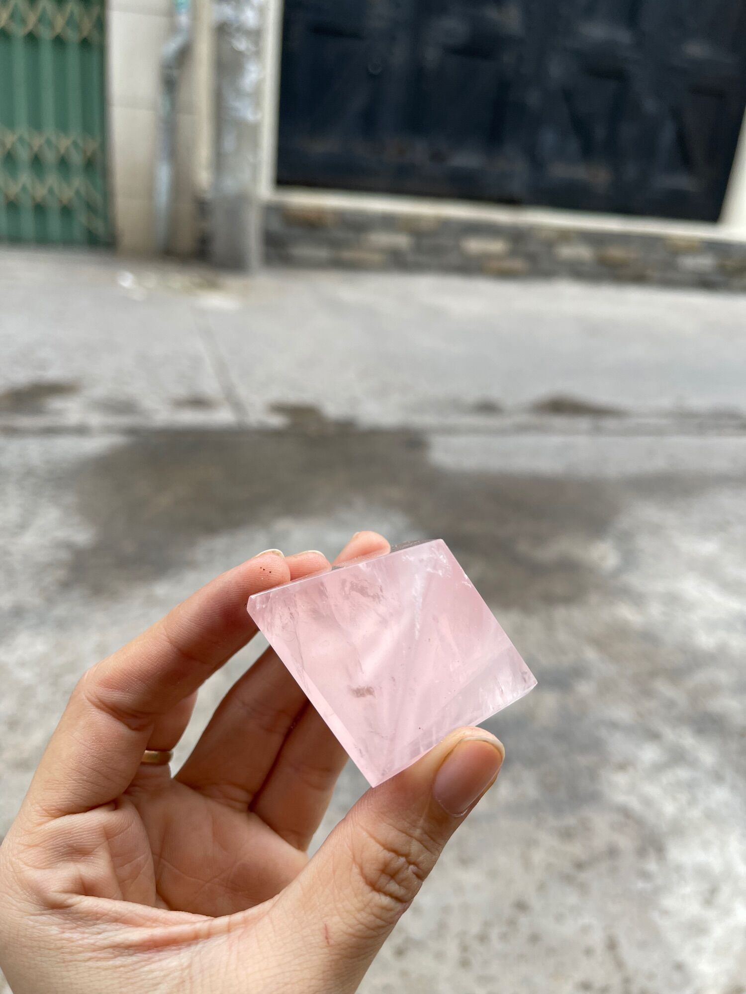 [HCM]Kim tự tháp thạch anh hồng size 4x4 cm