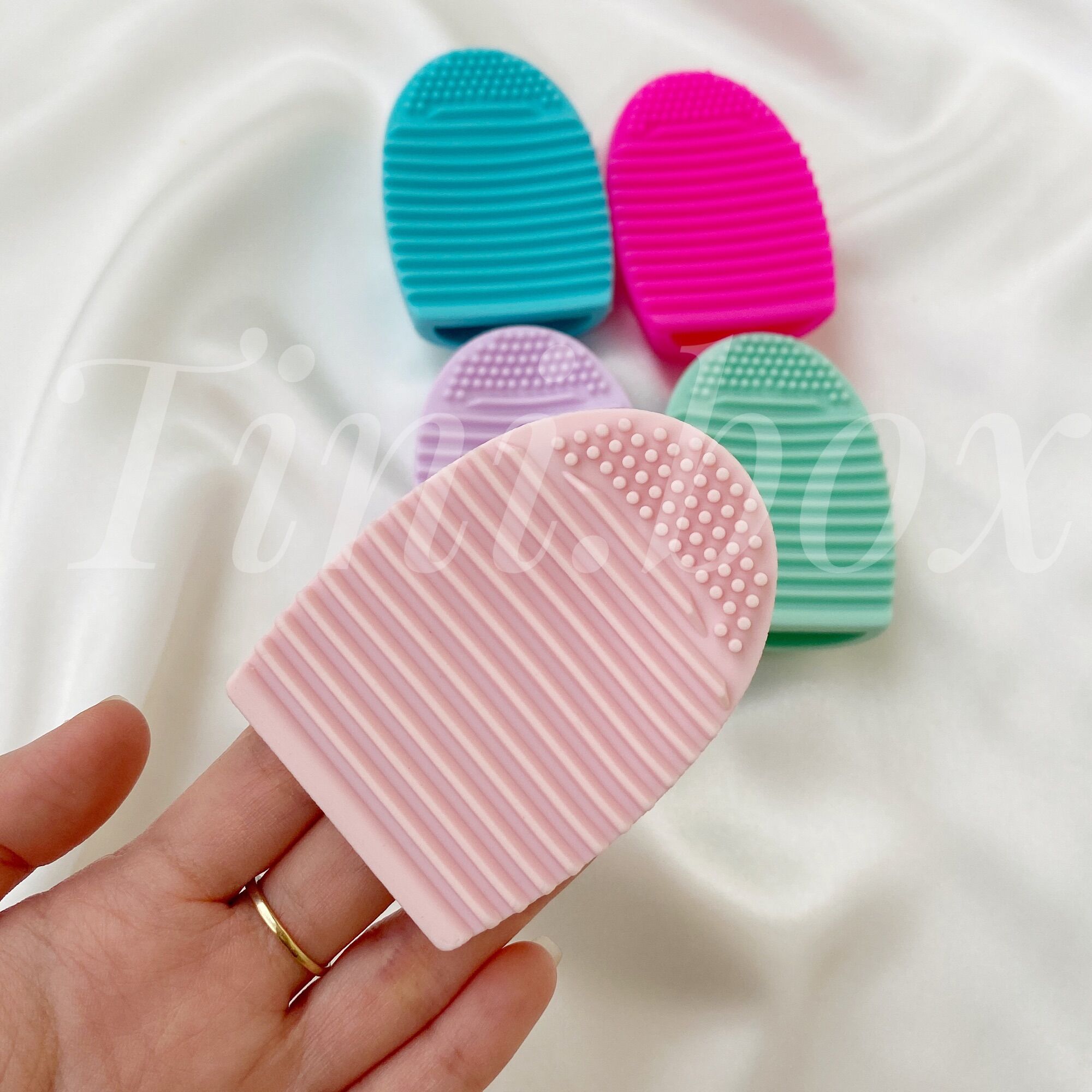 Trứng giặt cọ silicon
