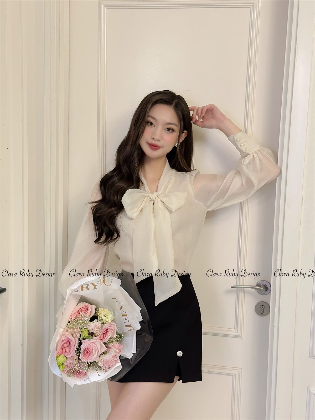 Áo sơ mi thiết kế cổ nơ Libre vải tơ mịn By Clara