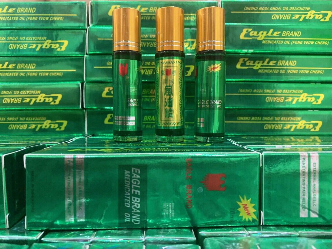 Dầu Gió Xanh Singapore con ó 10ml Dạng Lăn