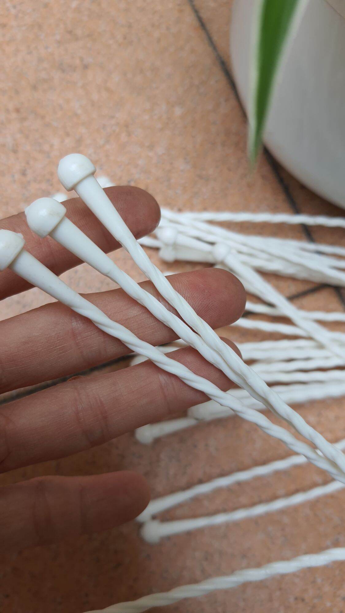 móc treo chậu nhựa