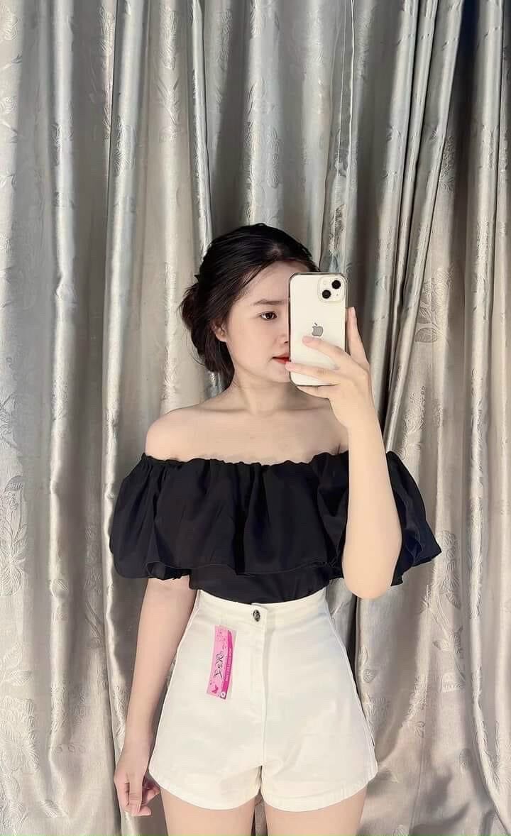 Áo croptop bèo trễ vai tay ngắn