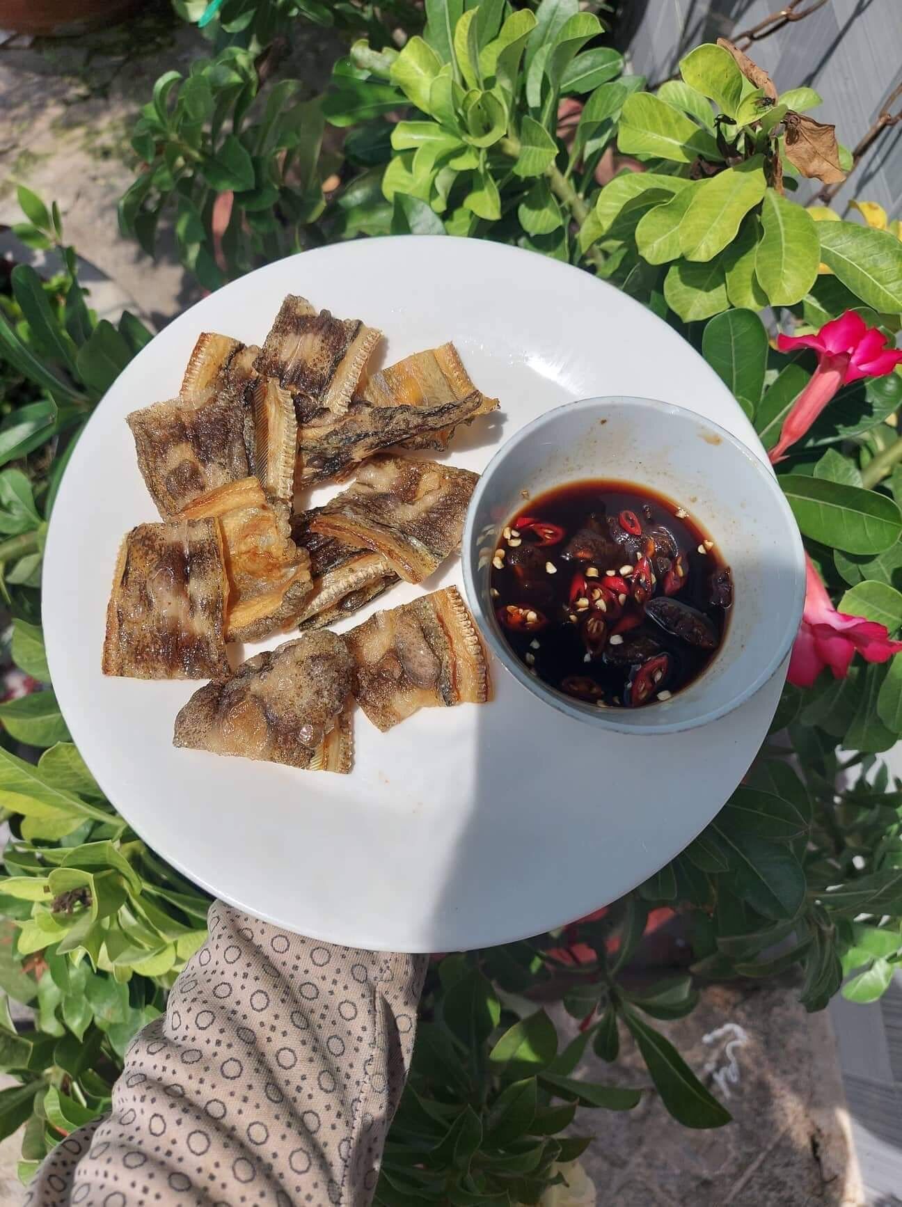 Khô cá chình bông lạc (1 ký)