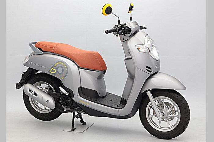 Tem Scoopy Club12 cho xe màu Bạc nhám