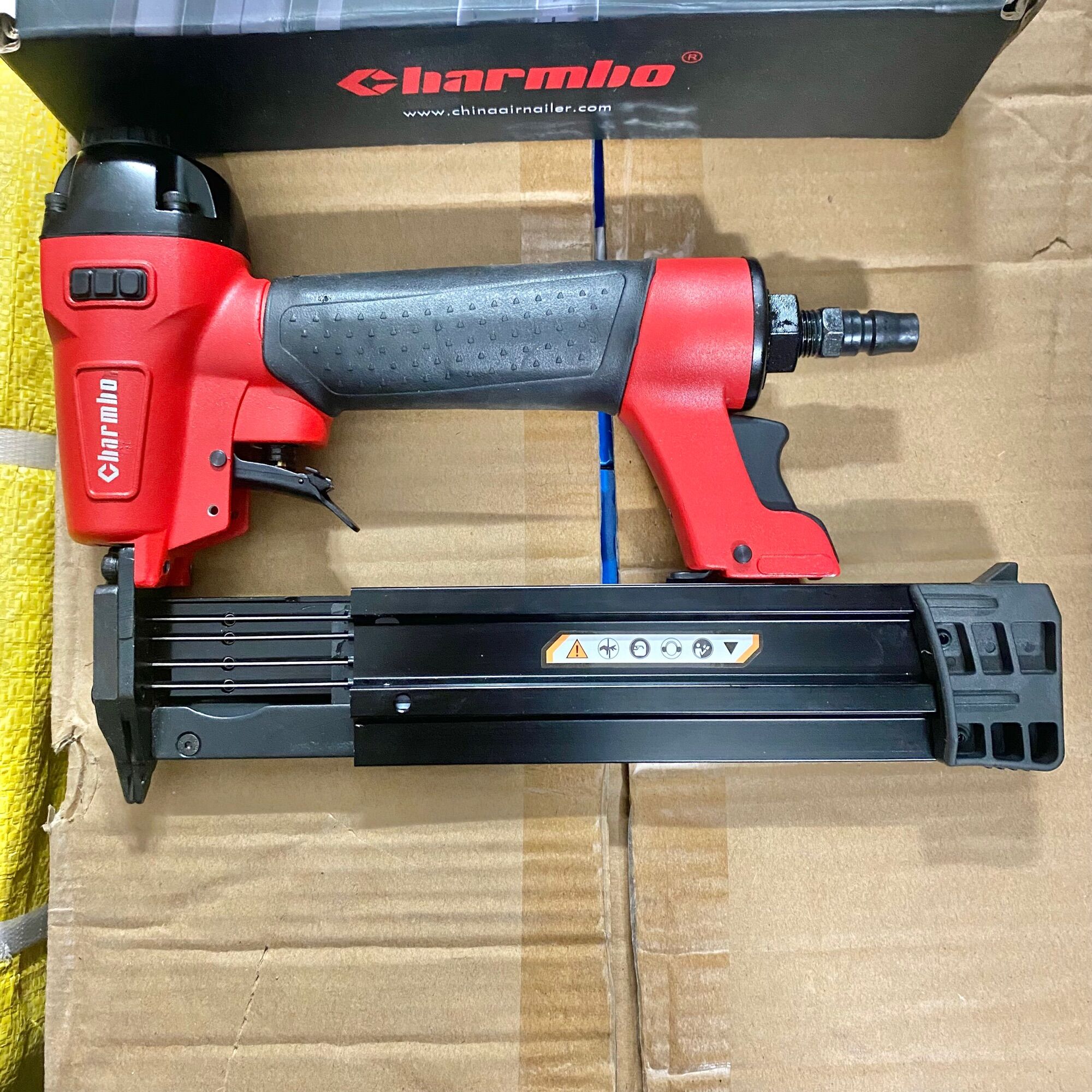 Máy hơi bắn đinh chỉ đồng P635 Charmbo