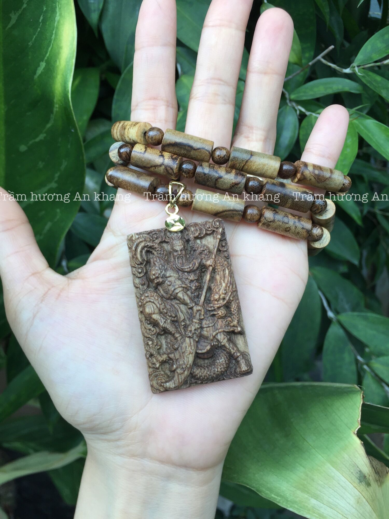 Dây chuyền trầm hương mặt quan công