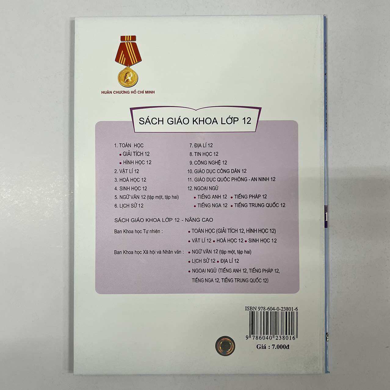 Sách giáo khoa Giáo dục công dân 12.