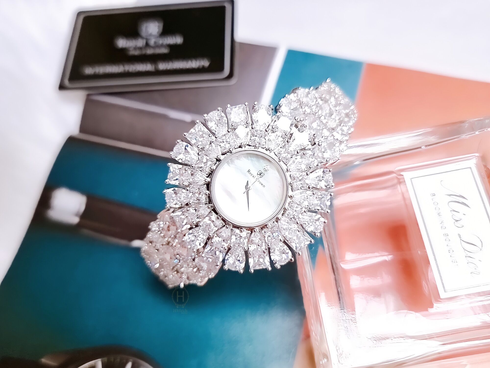 Đồng Hồ Nữ Royal Crown