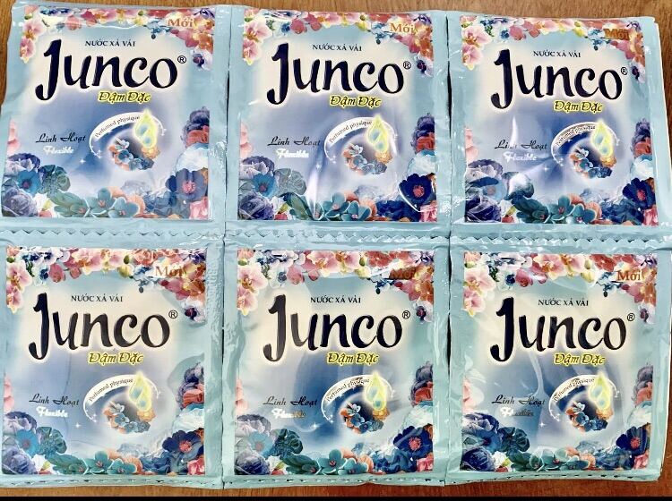 Combo 10 dây nước xả vải Junco đậm đặc  100 gói  - màu xanh dương.