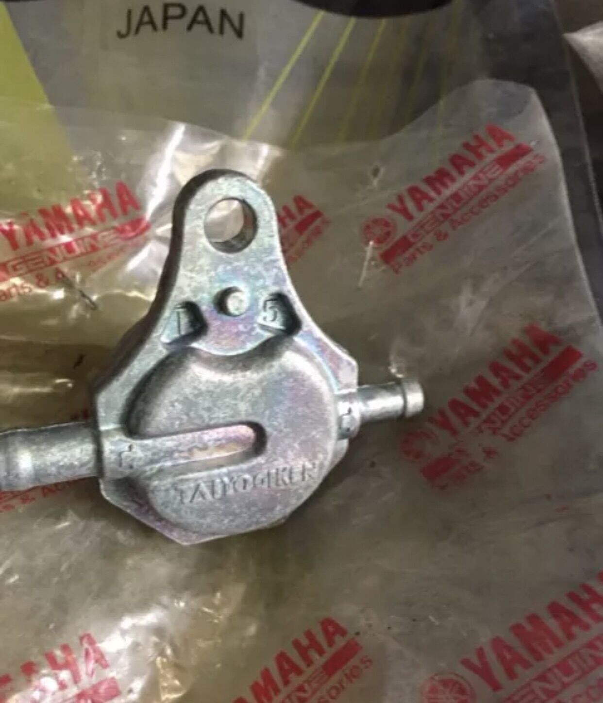 Khoá xăng tự động cho xe yamaha ,honda , van xăng tự động