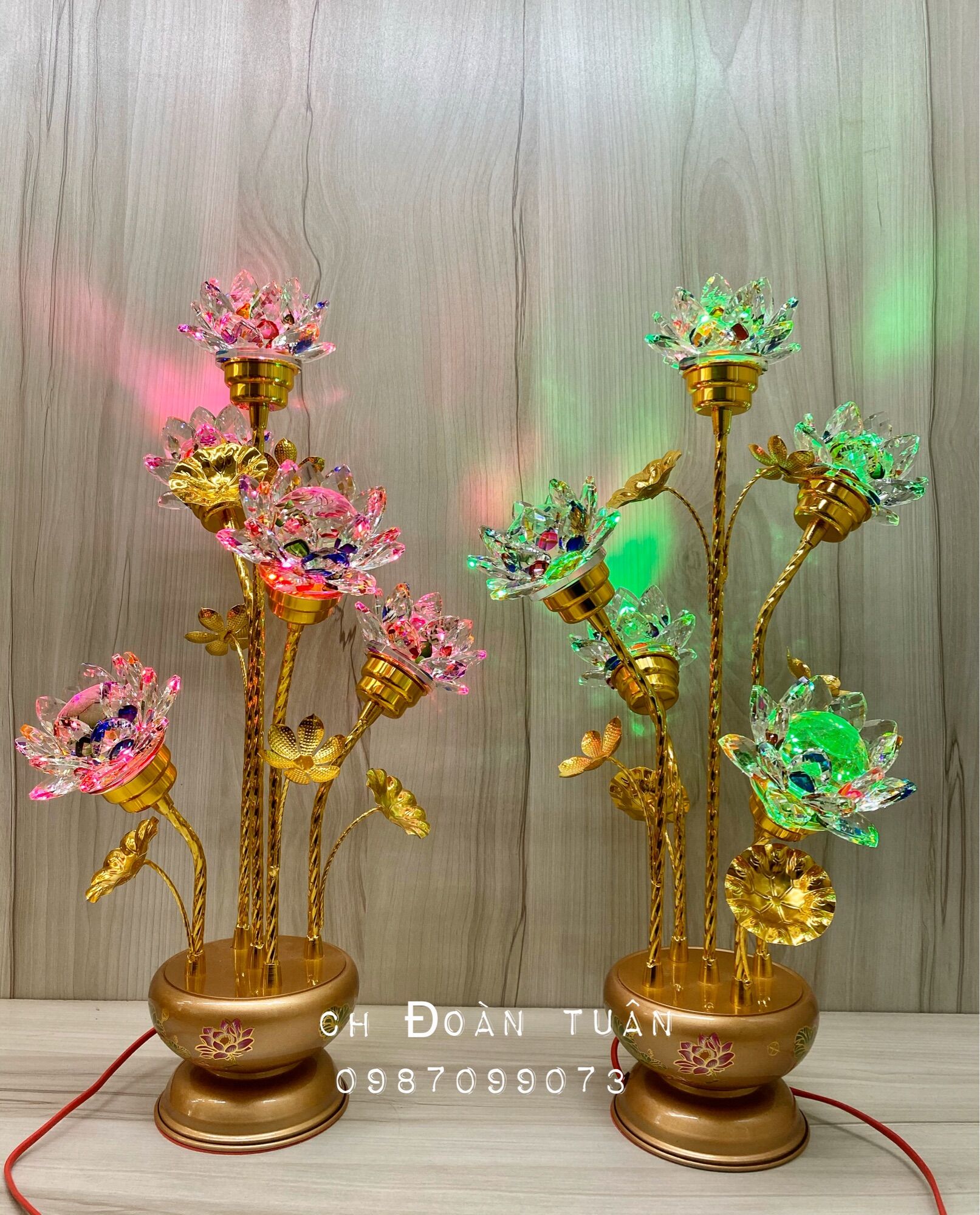 cặp đèn bàn thờ bình bông pha lê hoa sen