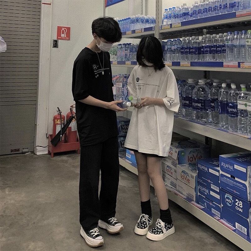 Áo Thun Nam Nữ , Áo Cặp Unisex 2 Màu Đen Trắng Trùm Croptop Phông Rộng In Hình Sadboyram 40-65kg