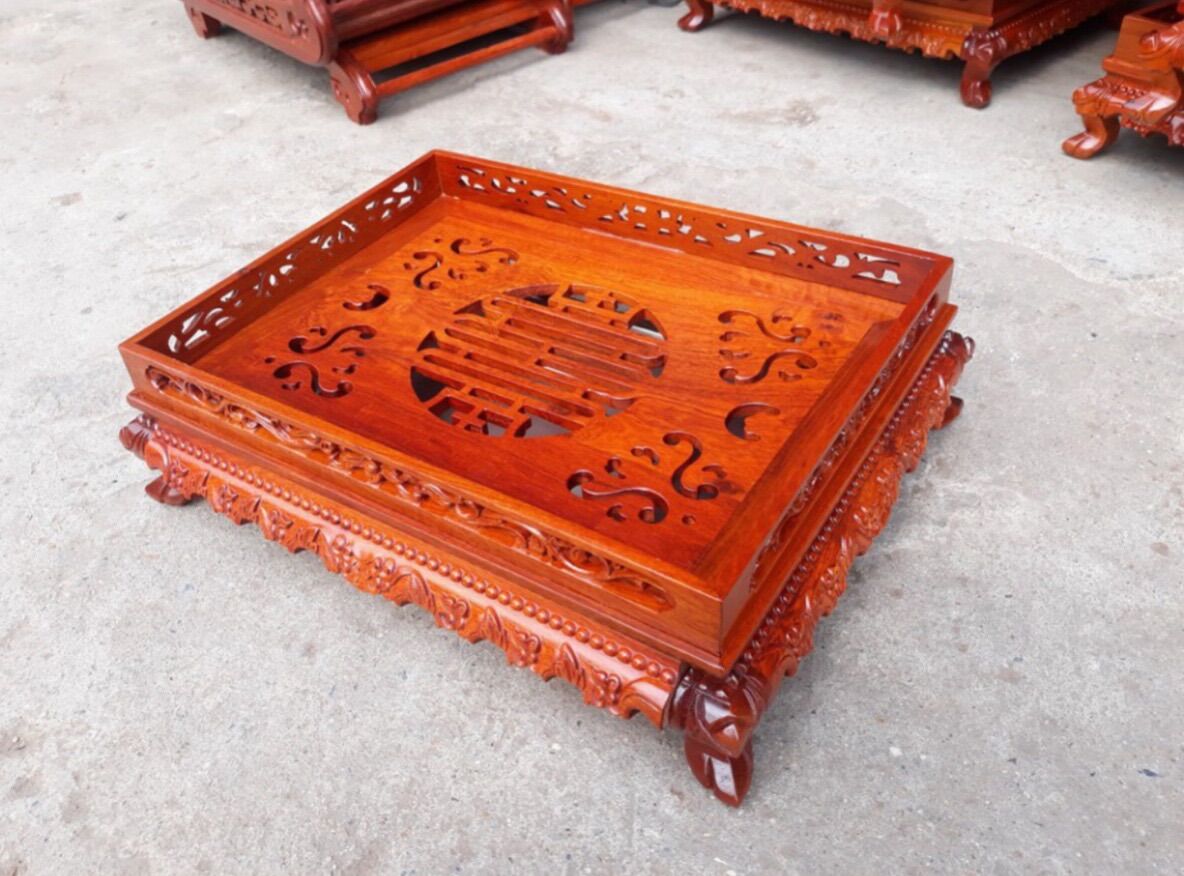 Khay trà chân quỳ gỗ hương đục rồng