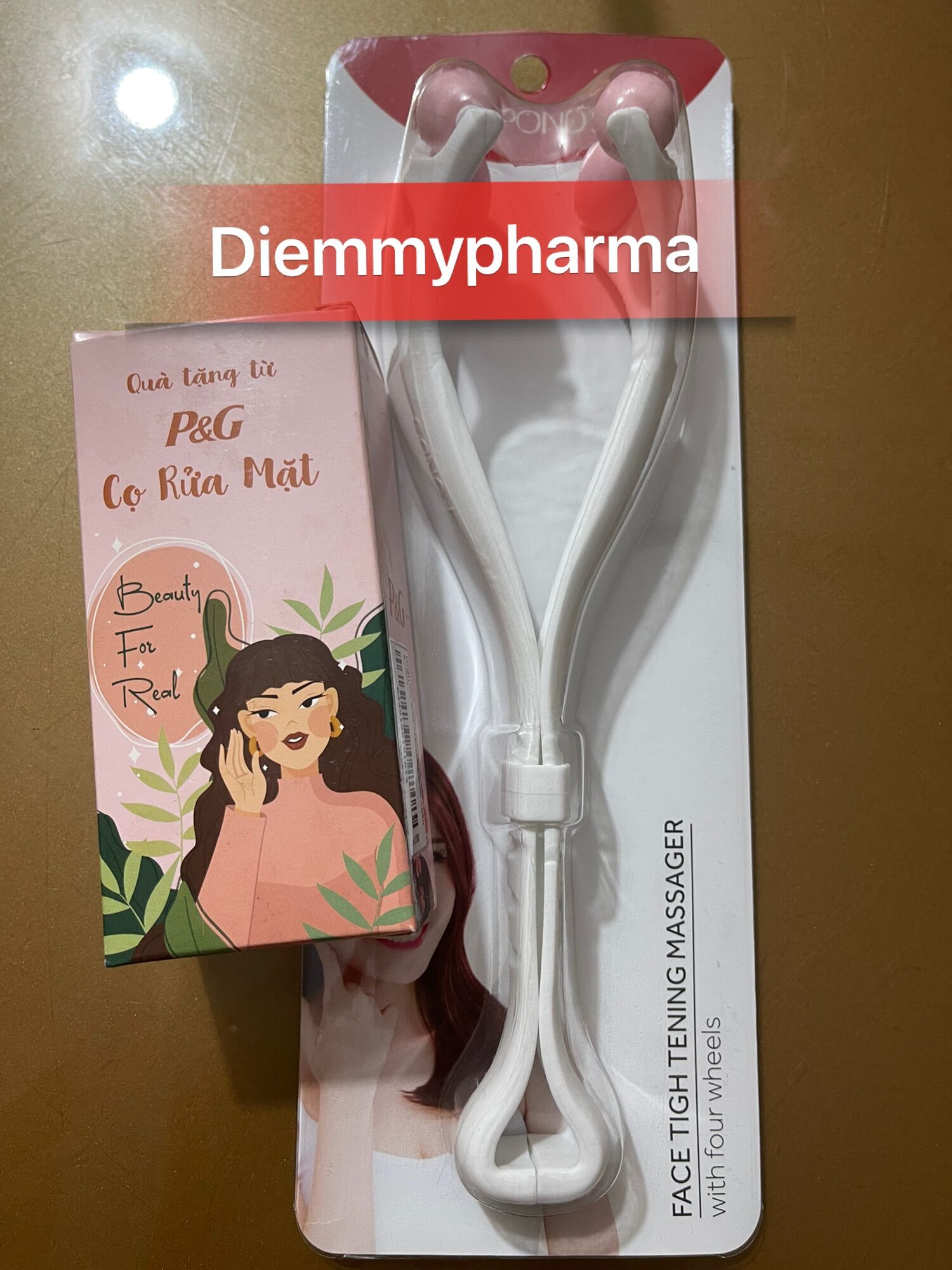 Combo 1 cây lăn mặt + 1 cọ mặt