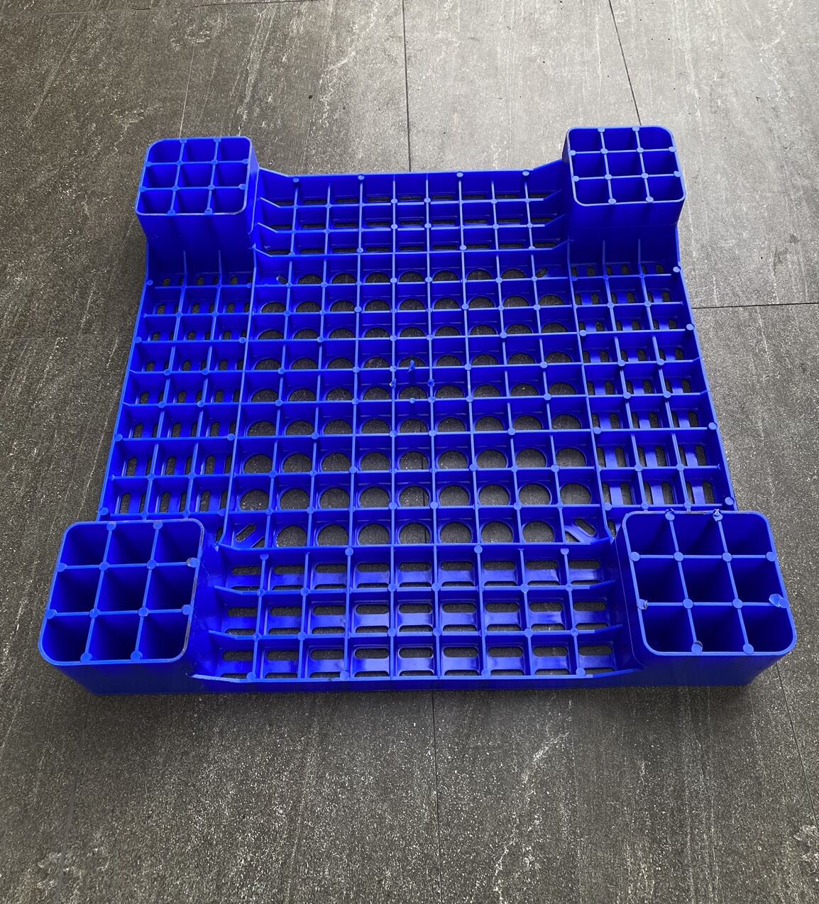 Pallet nhựa  60x60x10cm