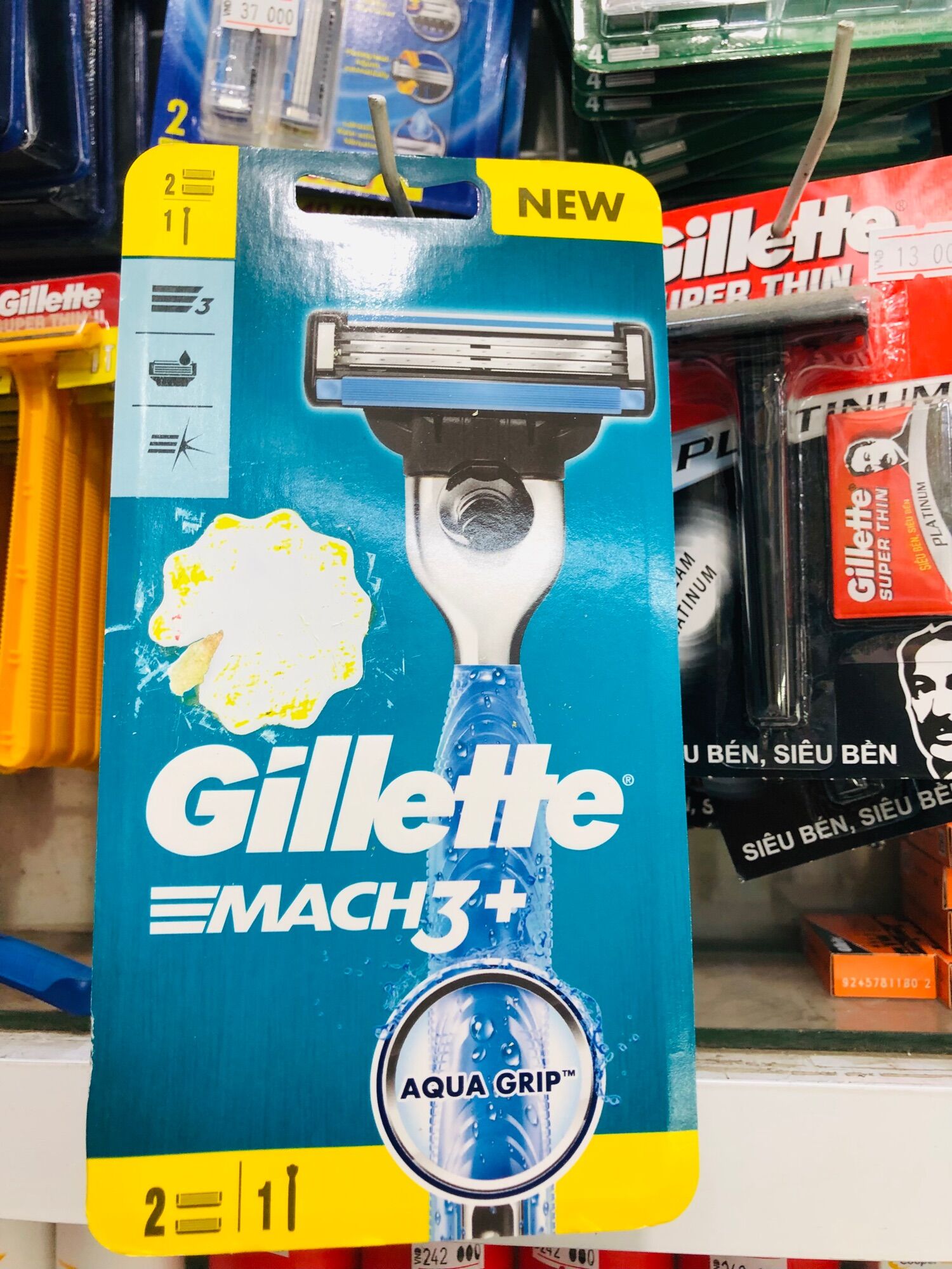 Dao cạo râu 3 lưỡi Gillette Mach 3+ (1 tay cầm và 2 đầu cạo)