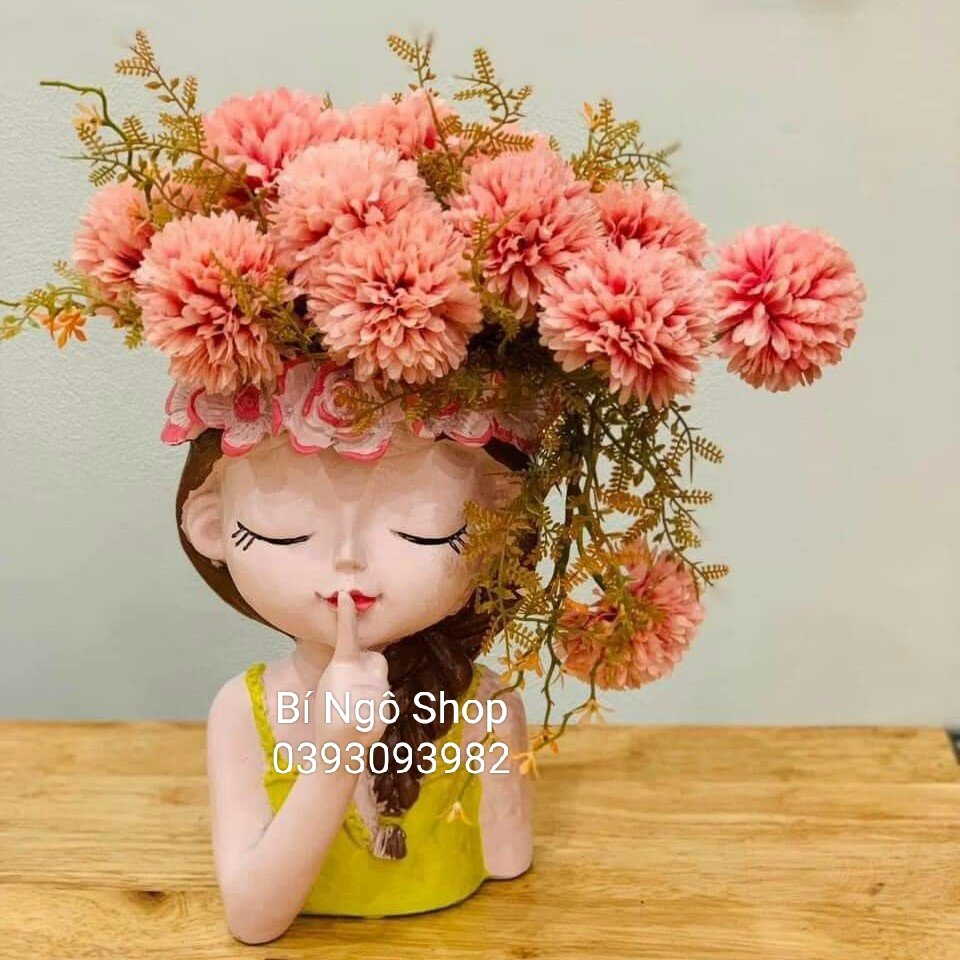 Bình hoa composite cô gái Tết tóc cao 27cm
