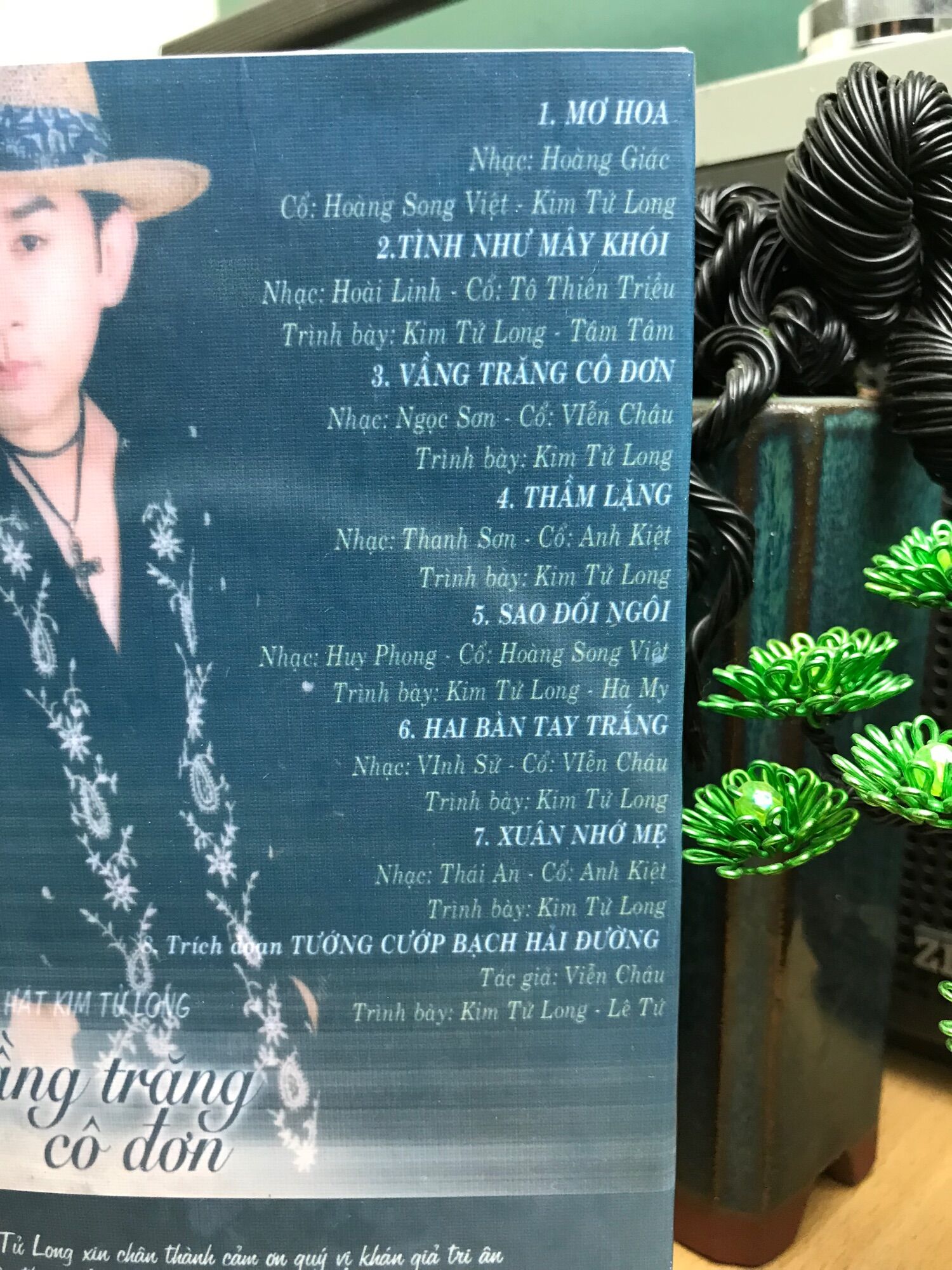Băng VHS Tân cổ cải lương Kim Tử Long