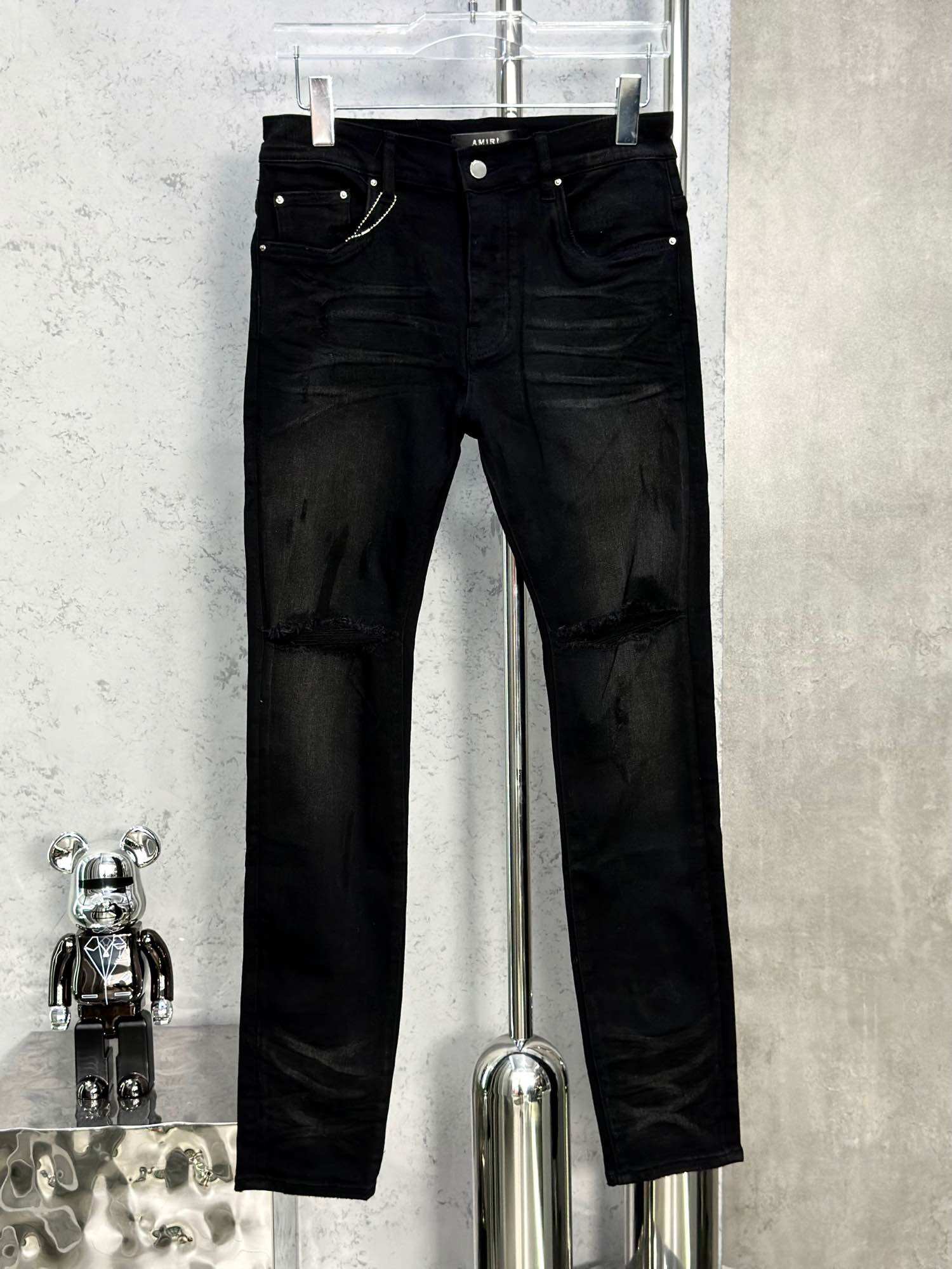 Quần jeans nam 𝔸𝕄𝕀ℝ𝕀 rách gối siêu cấp