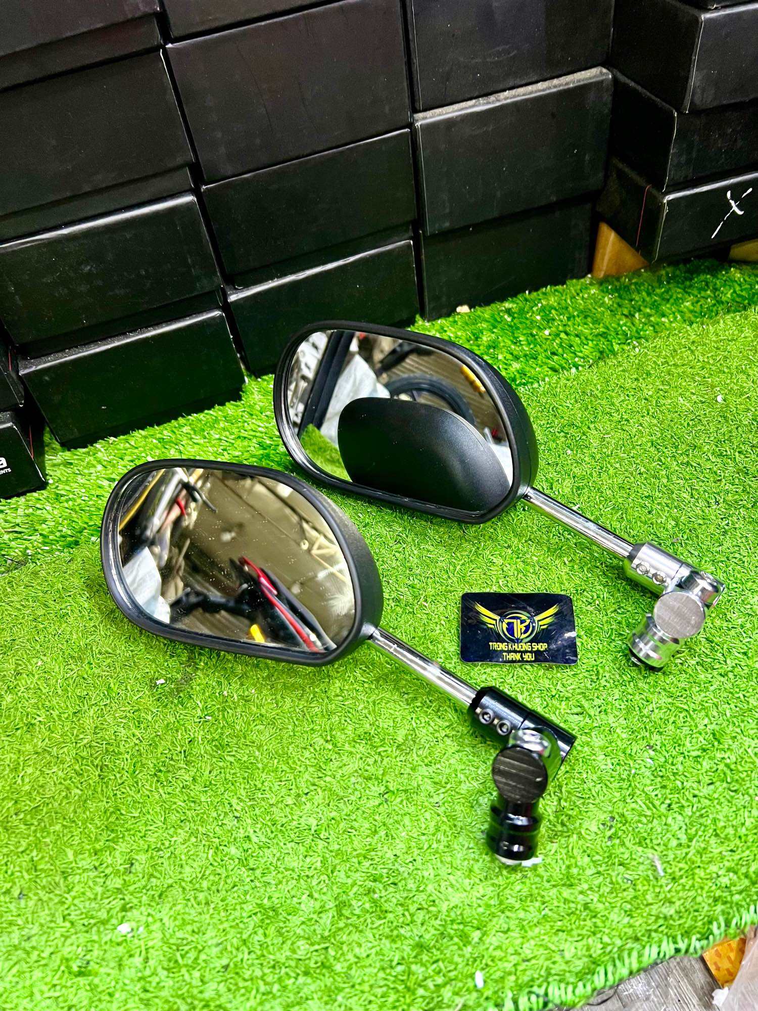 Gương xoay 360độ mẫu SPARK CHÂN 10 ly thuận gắn mọi loại xe