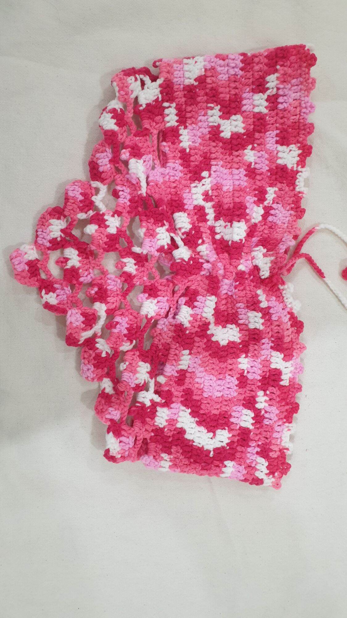 Áo croptop len hồng khách order