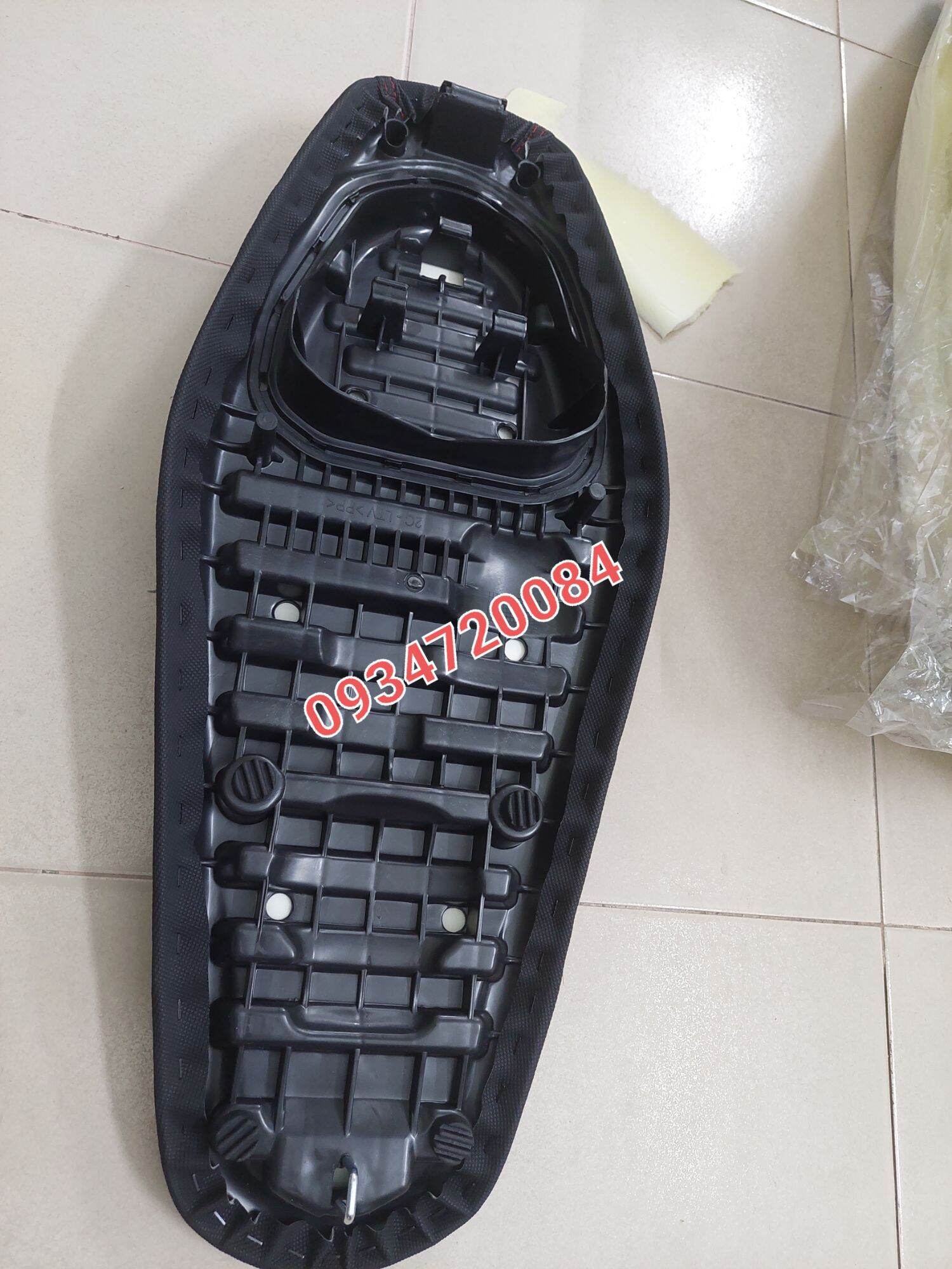 Yên xe Wave  A 110( đời 2017 đến 2023) độ 2 tầng- Mút trắng, Áo 4D may vành
