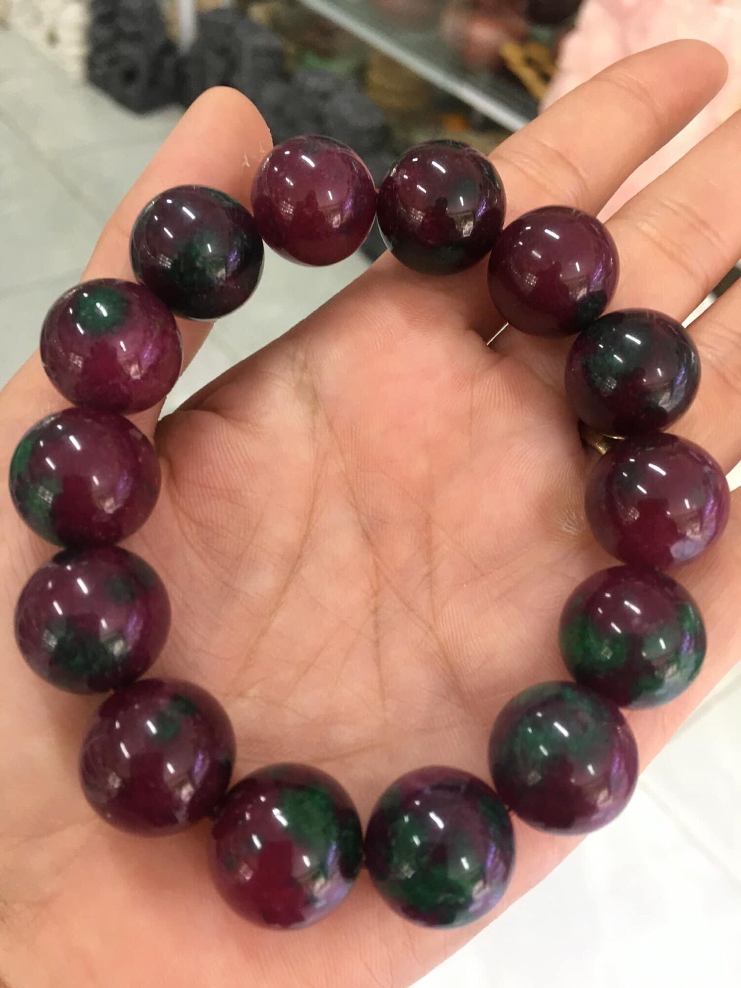 Vòng đá ruby nam phi 16 li rất đẹp