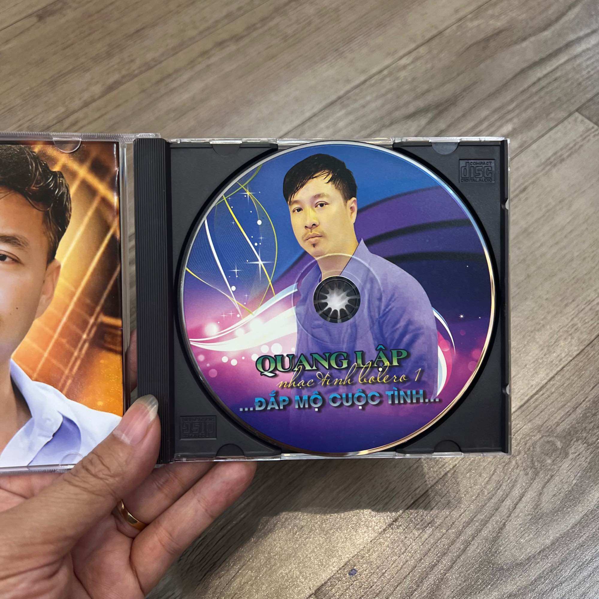 Đĩa CD Quang Lập - Đắp mộ cuộc tình