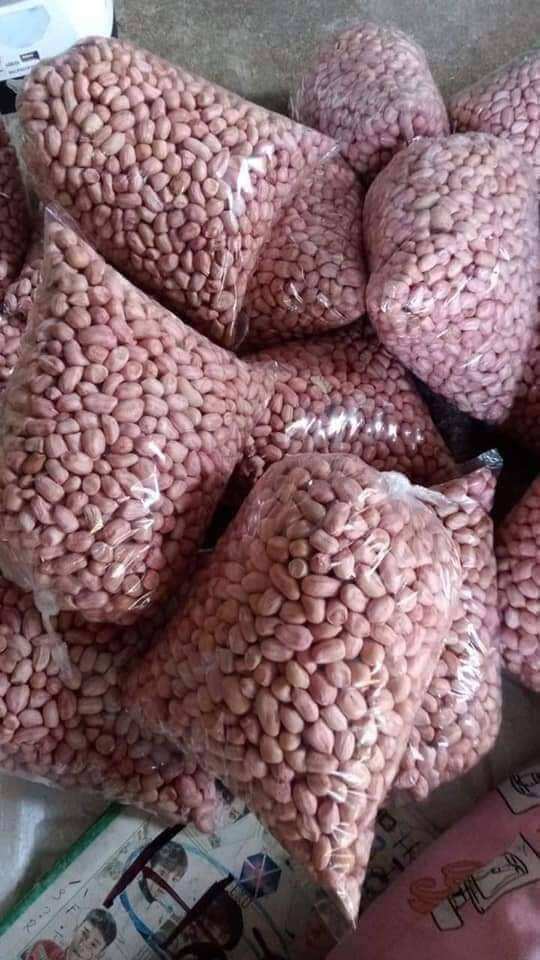 Lạc Trắng Bóc Tay 1kg ( hút chân không)