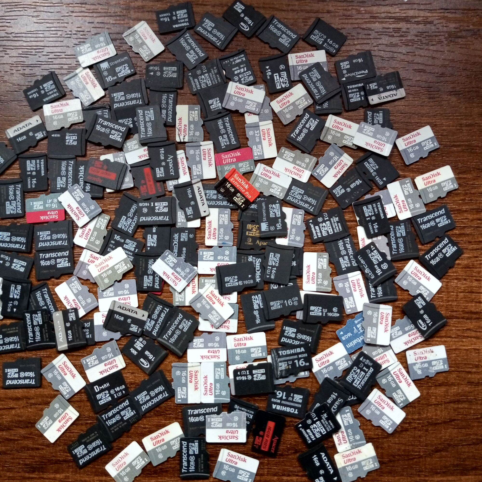 Thẻ Nhớ 16gb đã qua sử dụng.đã format Bảo hành 6 tháng .