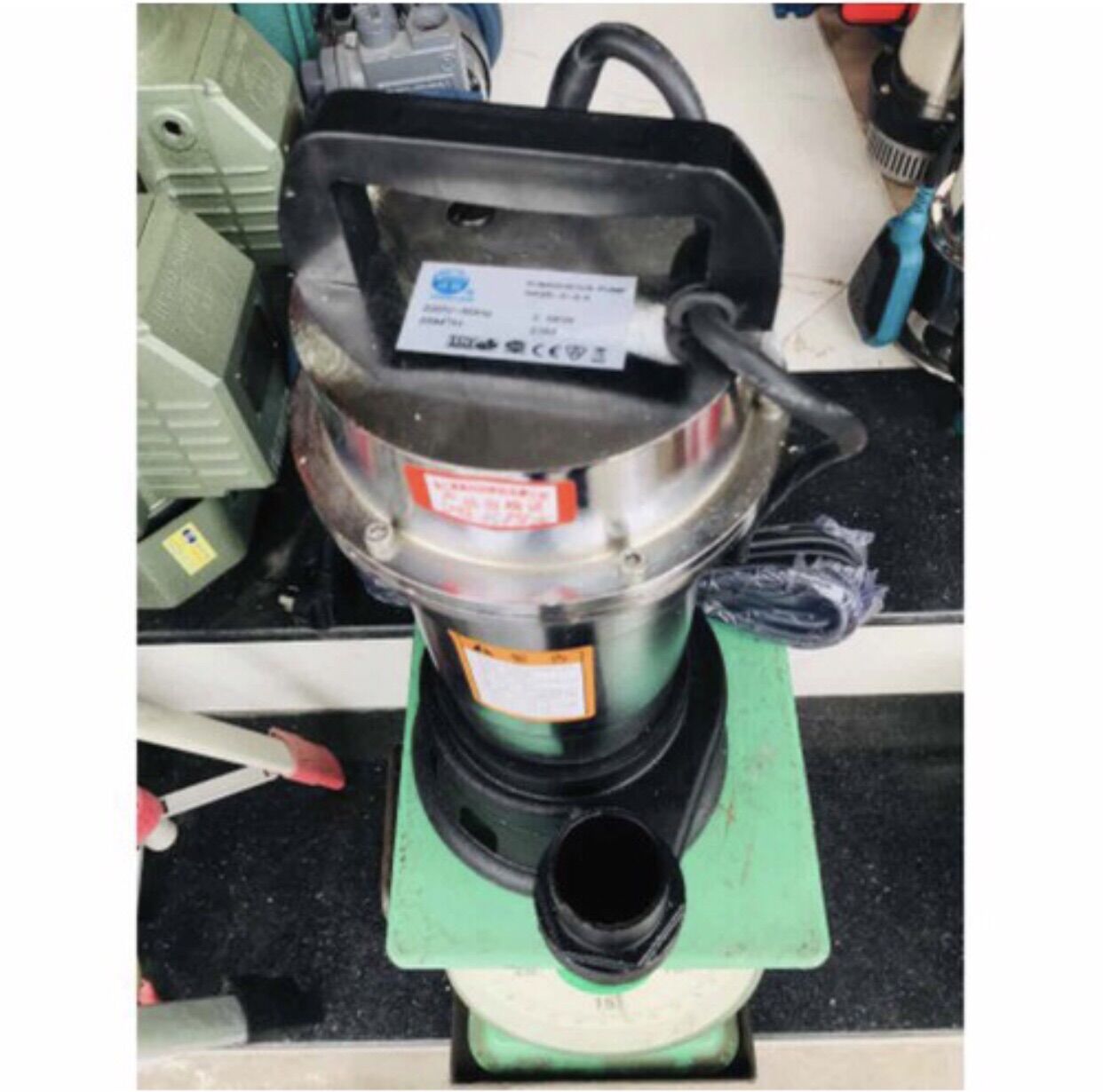 Máy bơm tõm bơm thả chìm hút bùn hút nước thải 1.5kw