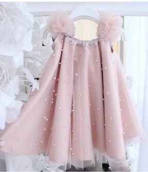 Đầm công chúa tay bông cho bé