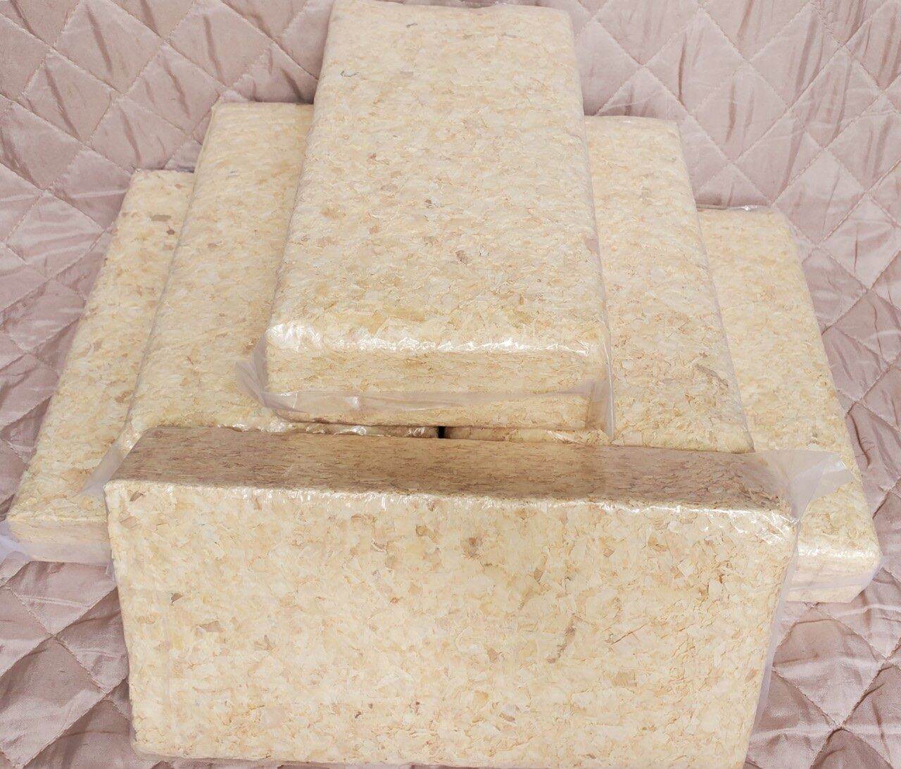 mùn cưa nén 1kg ( không bột 100 % lá thông)