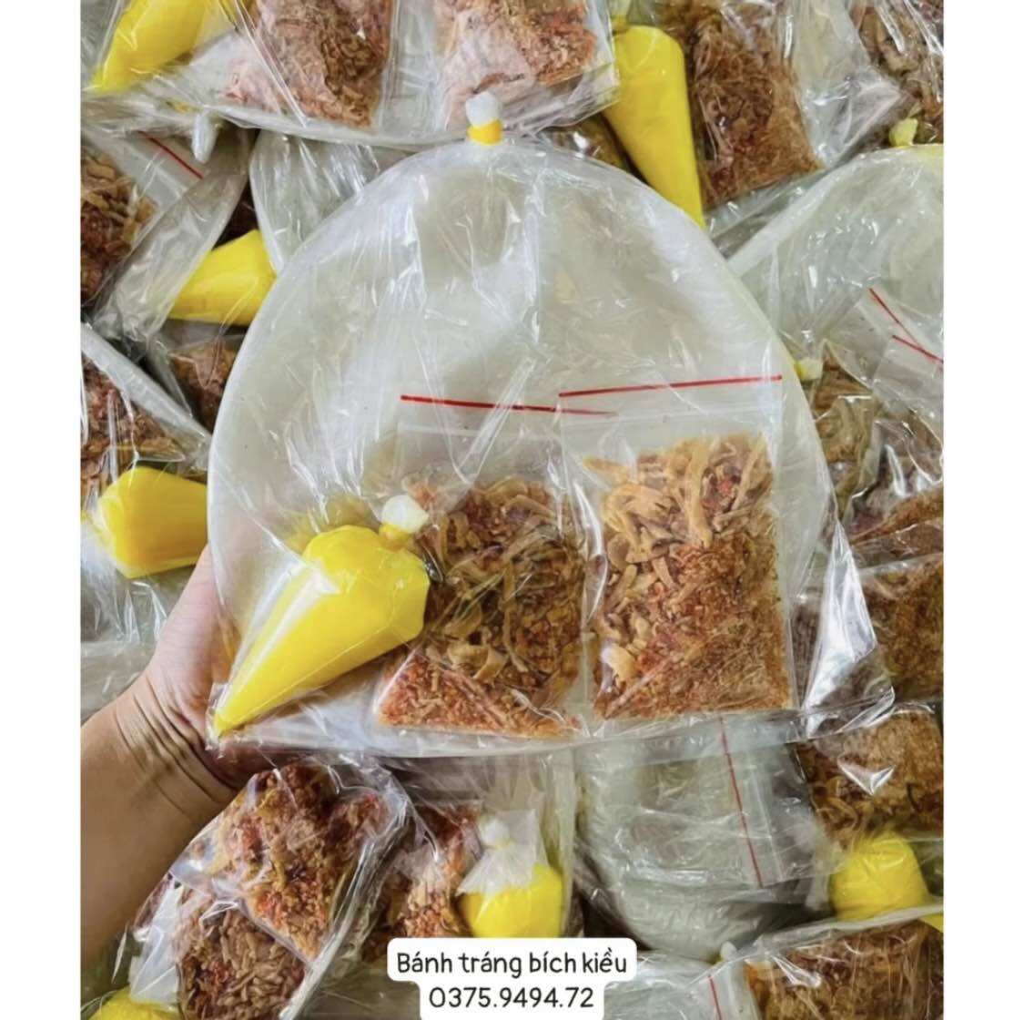 Bánh tráng phơi sương mềm dẻo kèm muối tép hành + bơ