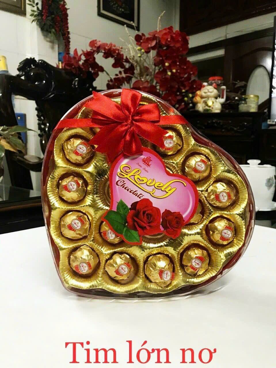 socola hộp trái tim vàng quà tặng ấm áp valentime